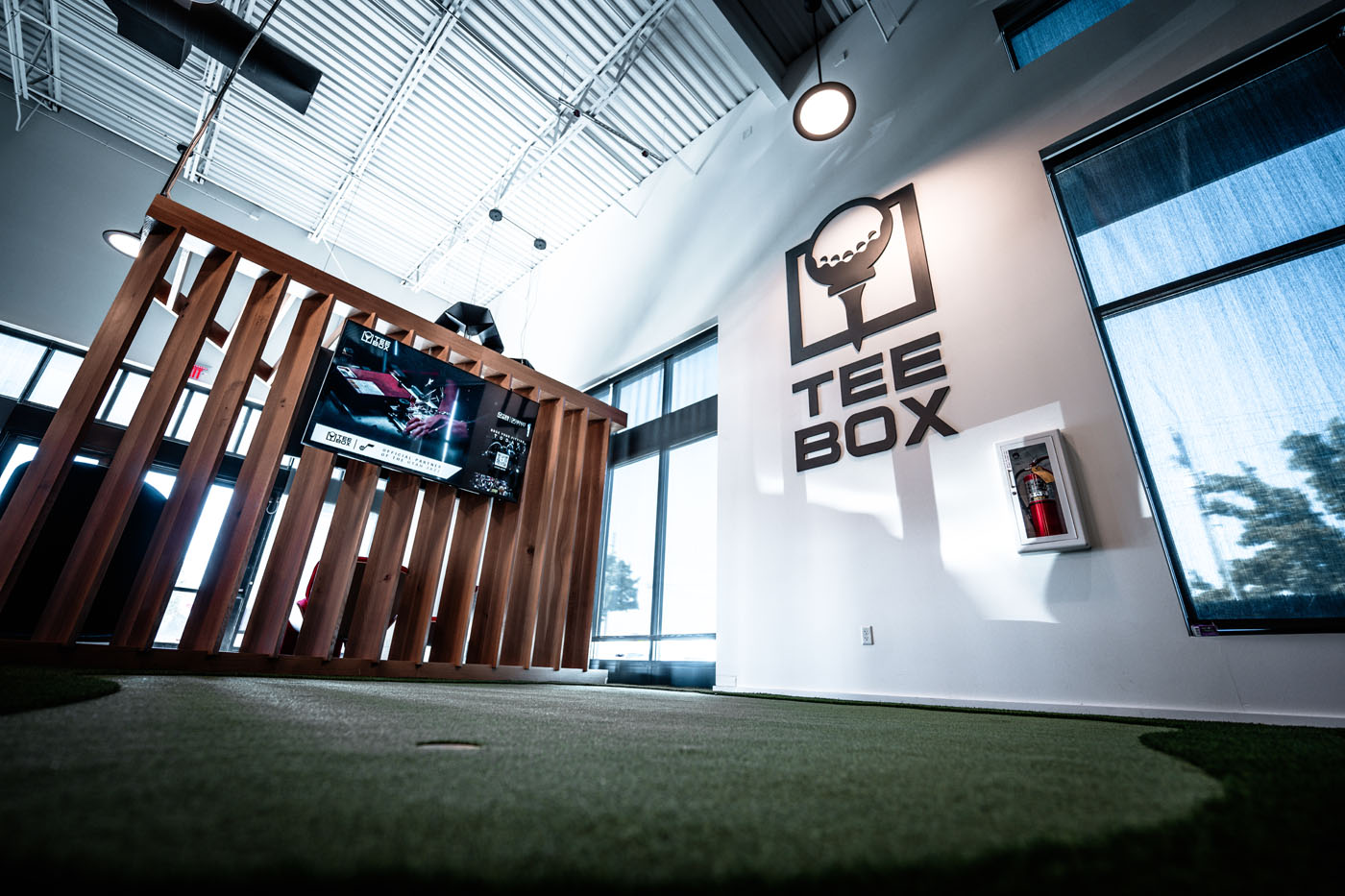 Tee Box gym dumbells.