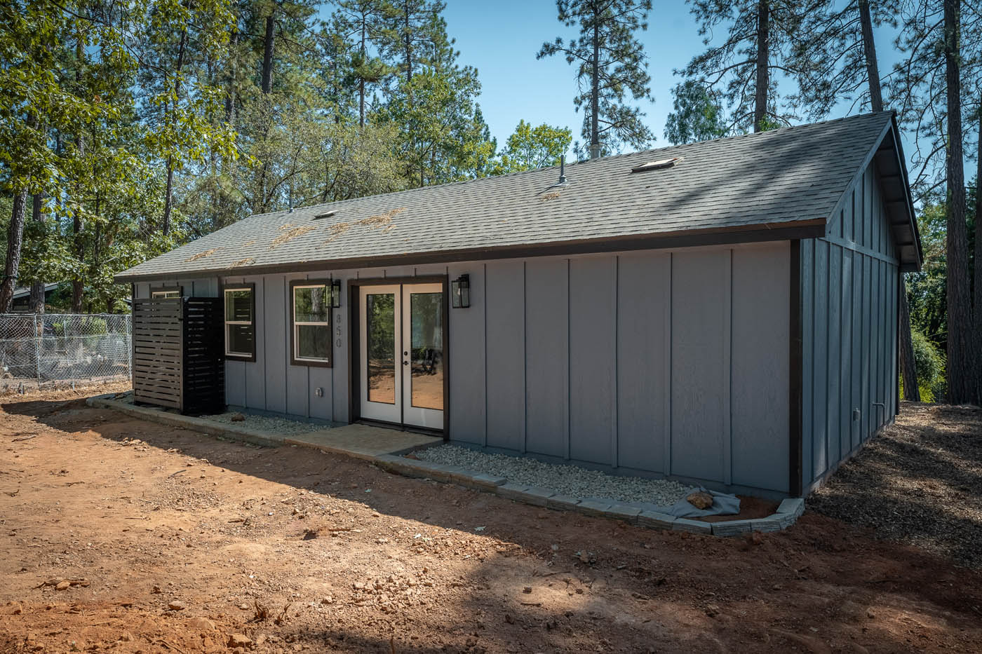 950 square foot adu in Applegate California.