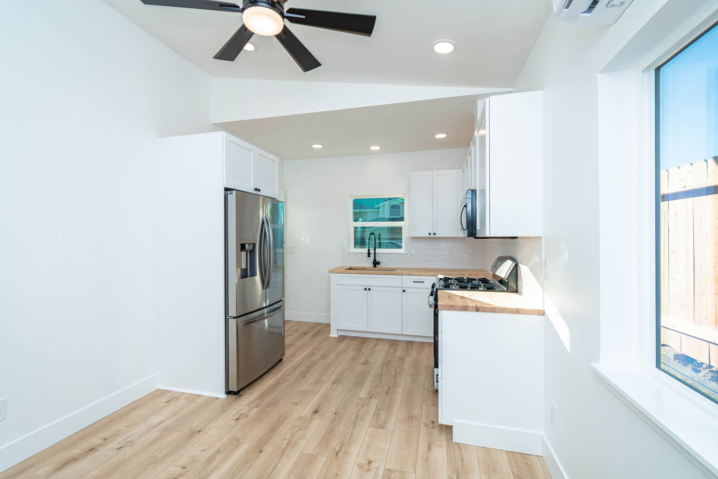 Anchored Tiny Homes 446 SQ FT 1 Bed ADU. - 10